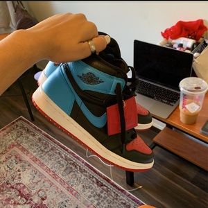 UNC to Chicago Jordan 1 womens 9